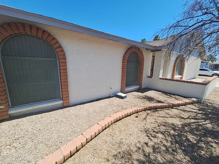 4142 W Sunnyside Ave — Photo 3