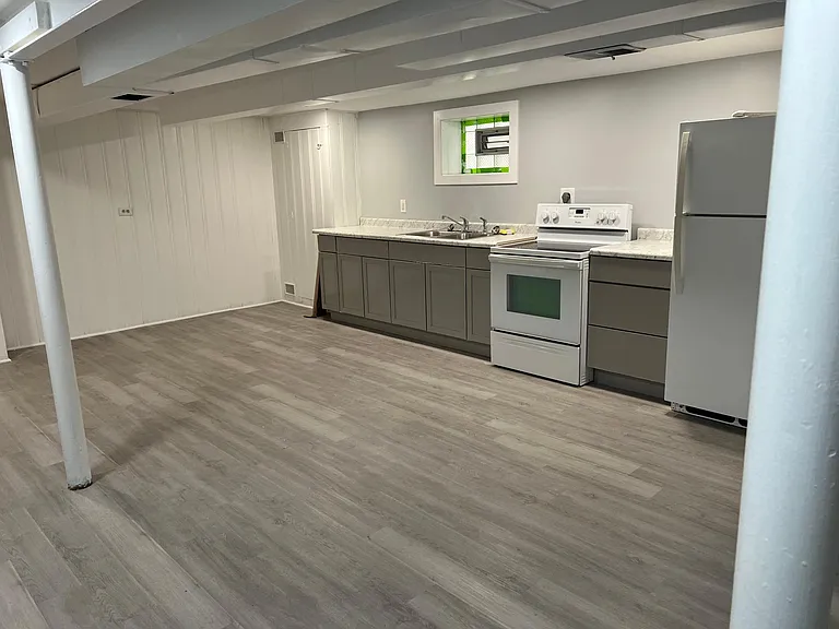 5554 N Major Ave #B — Photo 2