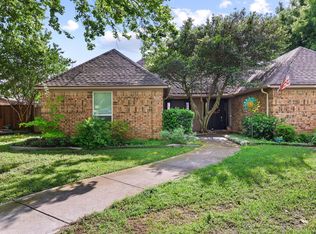 9317 Highedge Cir, Dallas, TX 75238