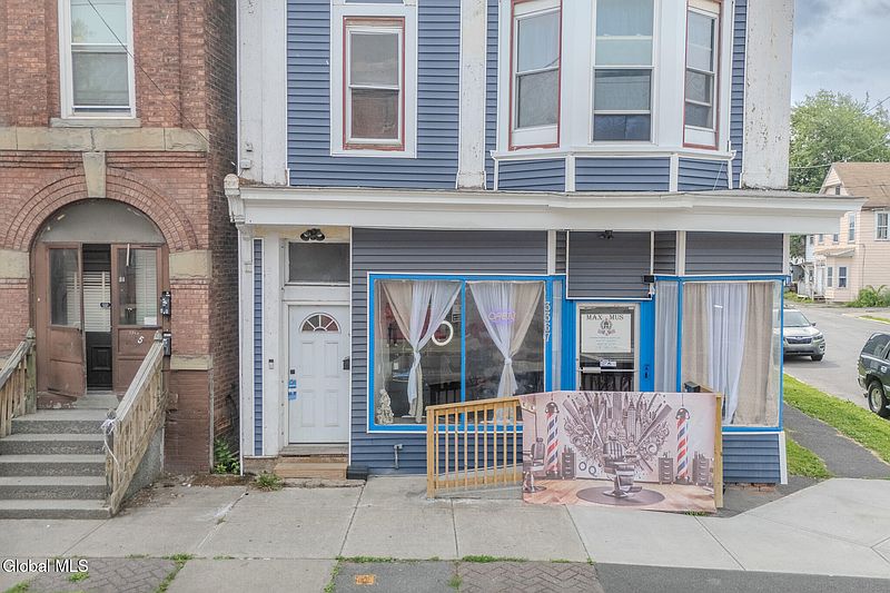 3rd image of 3367 6th Avenue