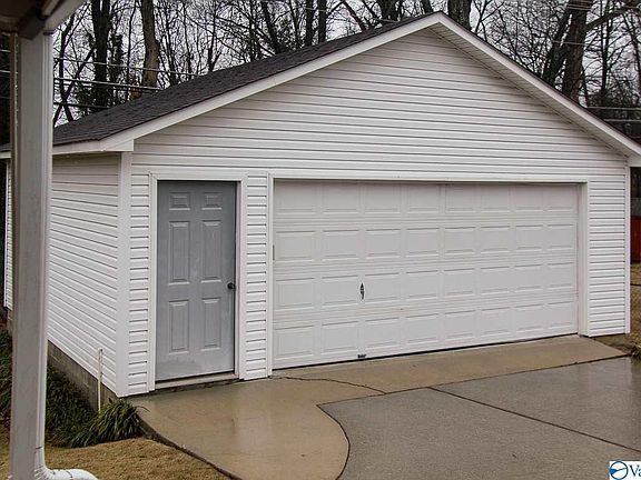 5th image of 414 Harolds Dr NW