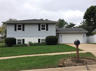 2340 25th St SW, Cedar Rapids, IA 52404