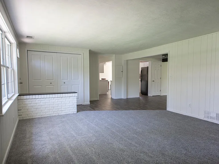 15745 Grace St — Photo 8