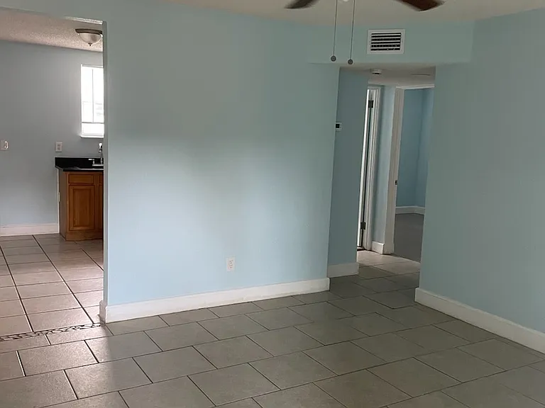 2736 Hamilton Cir #2 — Photo 2