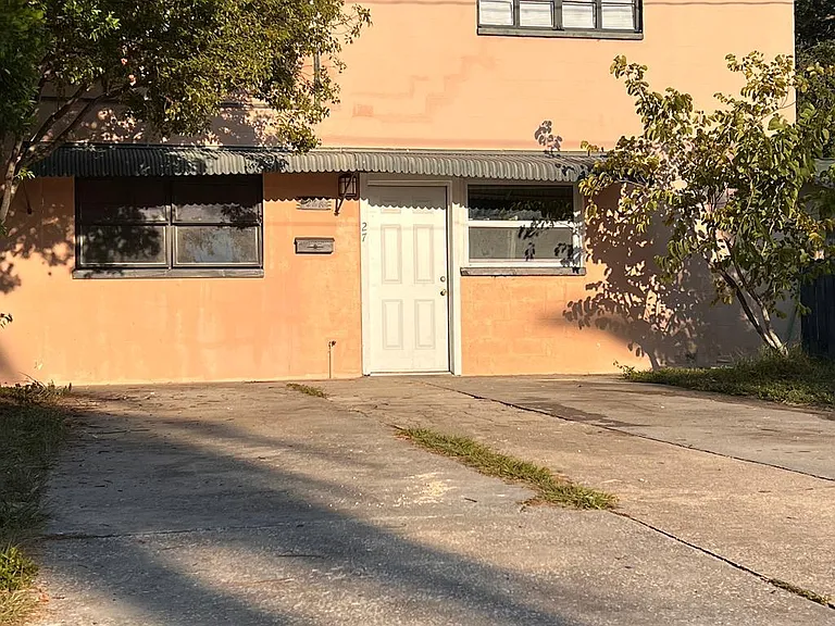 27 N San Remo Ave #A — Photo 4