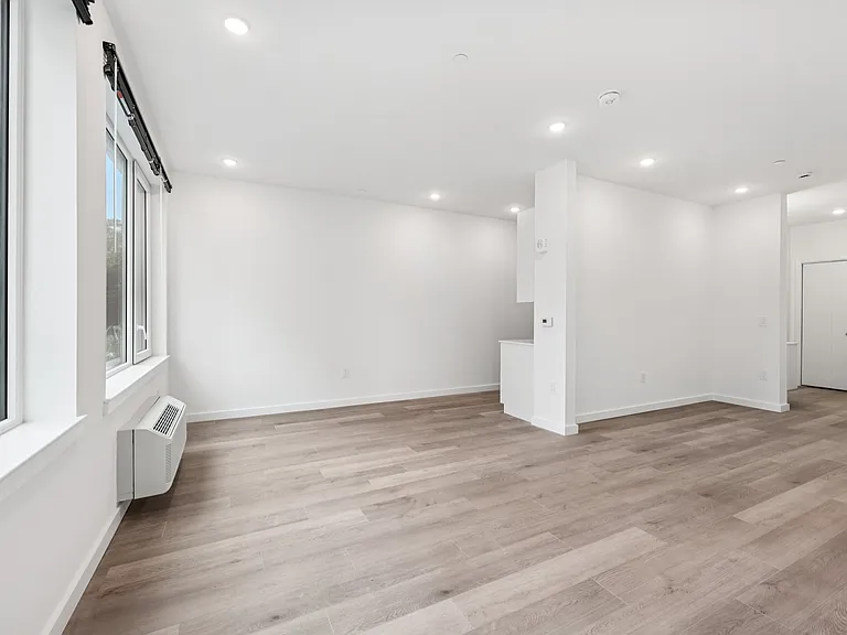 130 Monitor Street — Photo 18