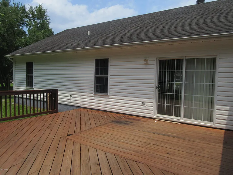 205 Shady Ct — Photo 14