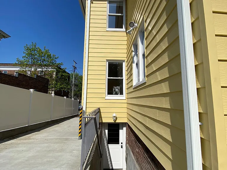10 N Dutcher St — Photo 36