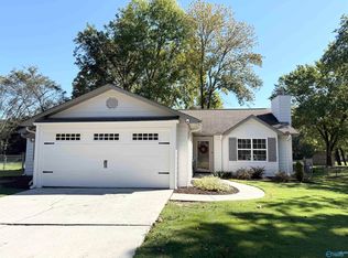 9742 Wallwood Dr SE, Huntsville, AL 35803