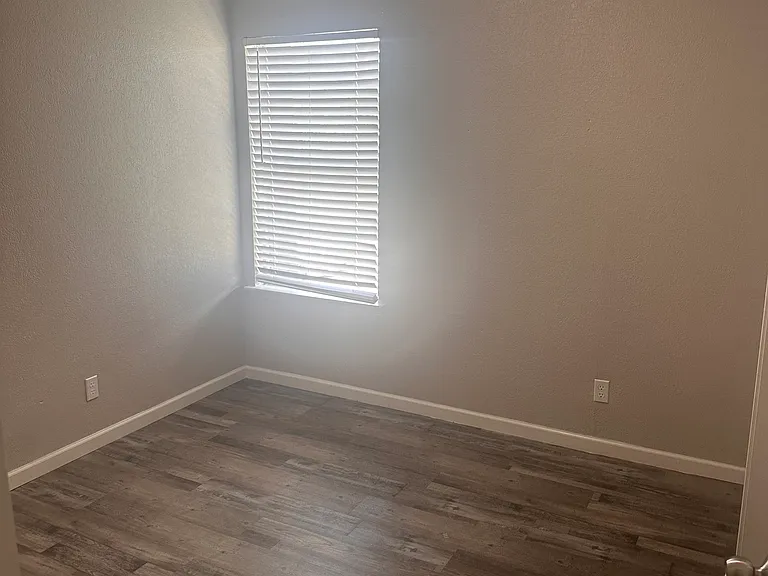 Creekwood Apartments — Photo 12