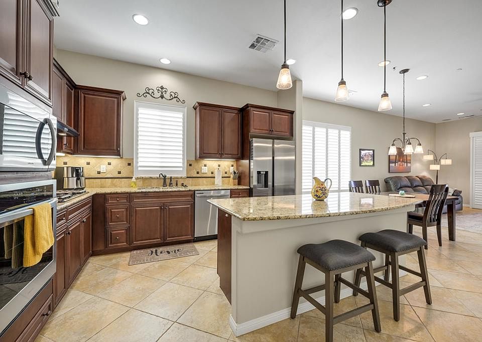 1st image of 81507 Avenida Viesca