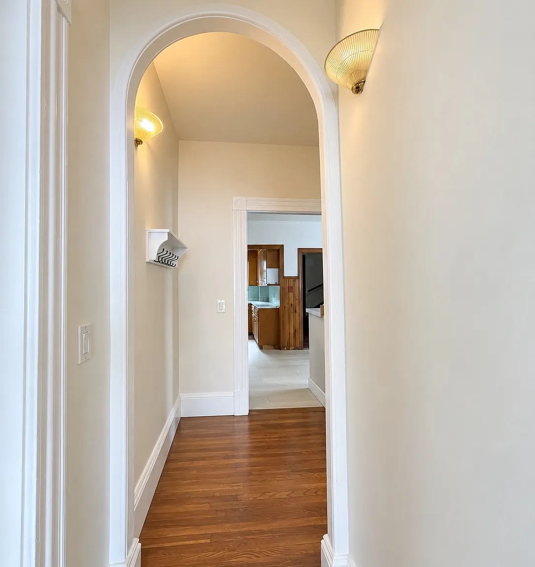 3 bed, 1200 sqft, $3,200 — Photo 4