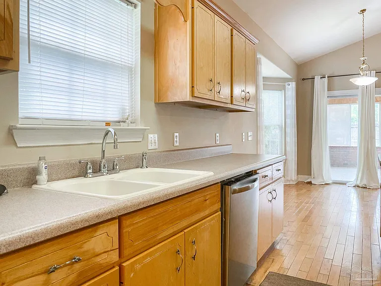 724 Ladner Dr — Photo 40
