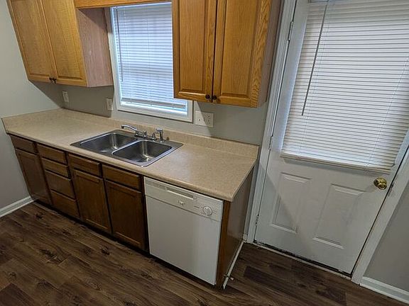 5th image of 1325 14th Street Dr NE