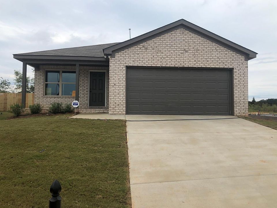 1st image of 135 Castlebar Cir