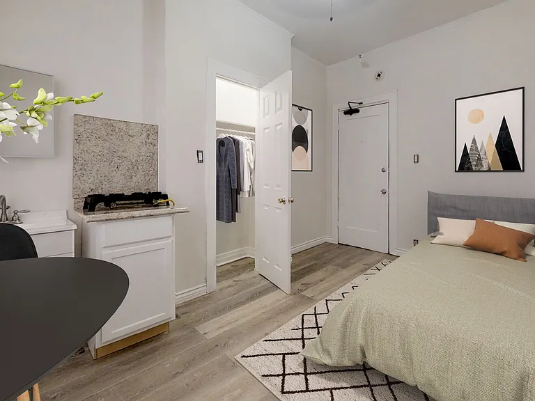 18th Street Apartments — Photo 14