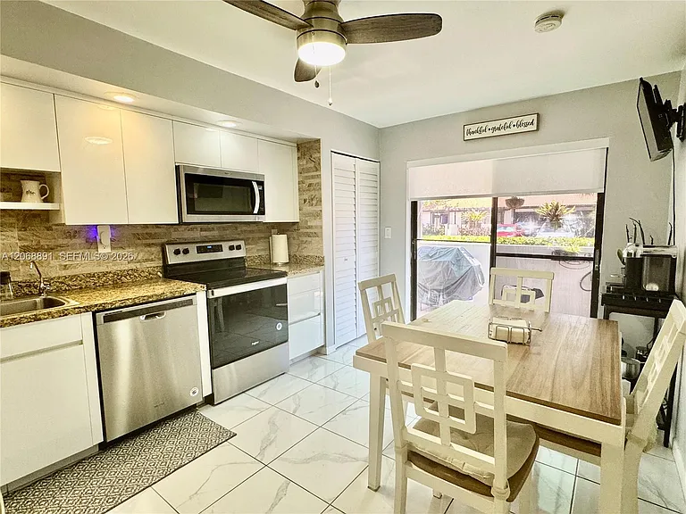 7049 Marlberry Ln #7049 — Photo 7