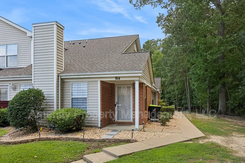 914 Pine Mill Ct