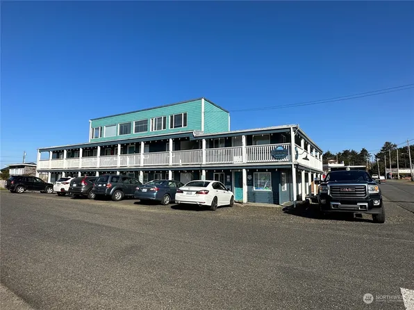 56 Central Avenue, Pacific Beach, WA 98571
