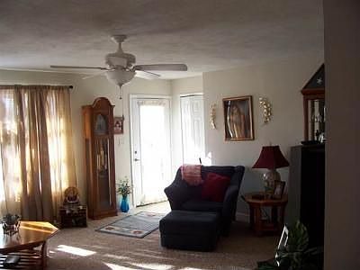 5th image of 320 Grace Dr