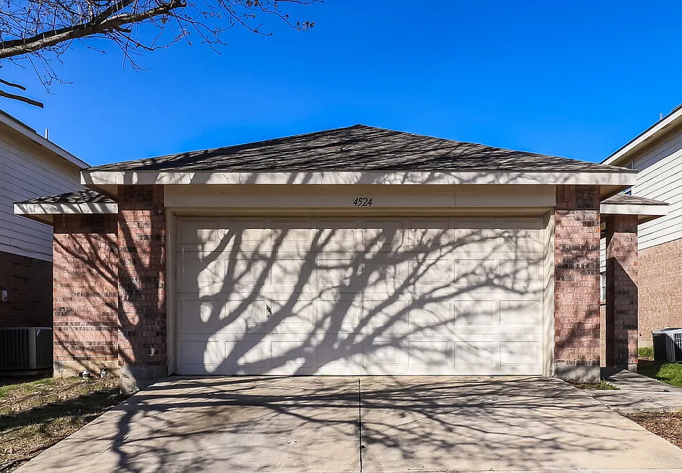 4524 Waterford Dr