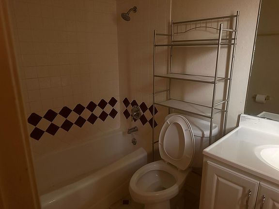 3rd image of 1125 Linda Lee Dr