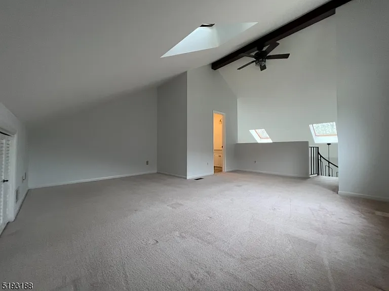 20 Augusta Dr #8 — Photo 10