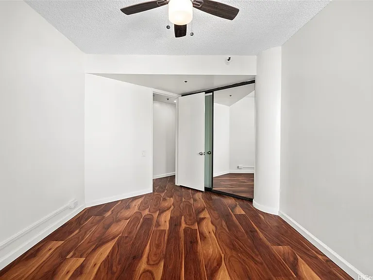 60 N Beretania St #2403-2403-2403 — Photo 9