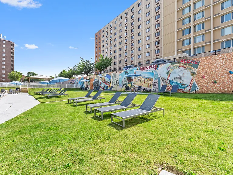 The Revere Apartments — Photo 29