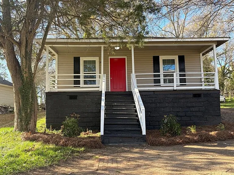 421 Carolina Ave — Photo 1