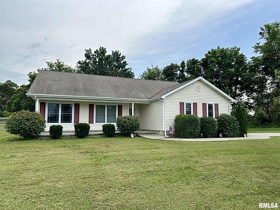 3rd image of 106 Jett Sawyer Ln