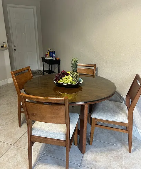 Dining room table