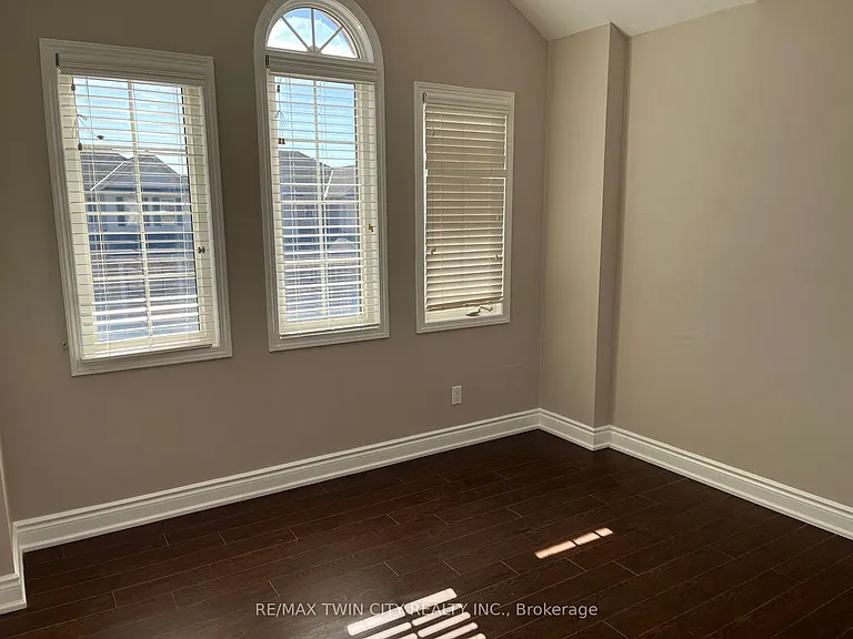 239 McDougall Cross #MAIN — Photo 12