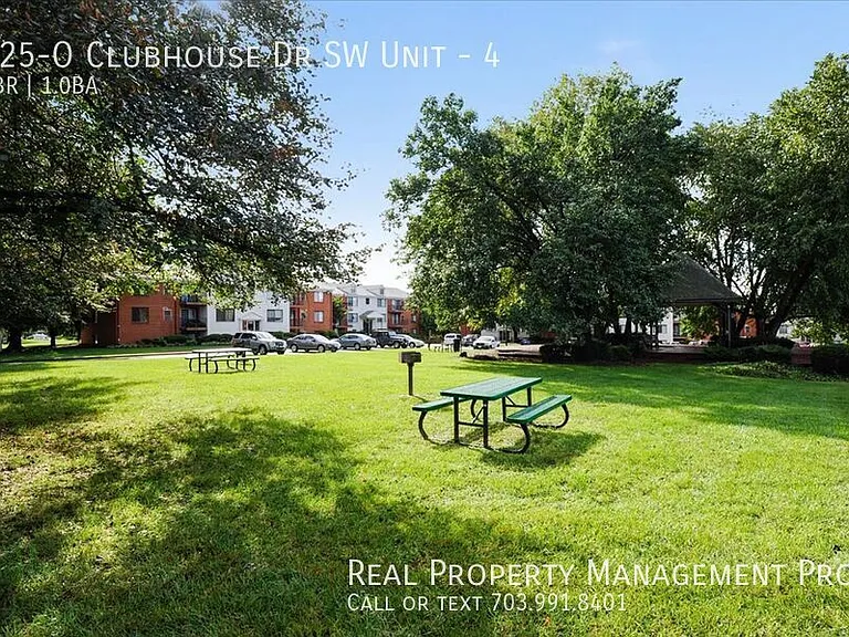 125O Clubhouse Dr SW #4 — Photo 25