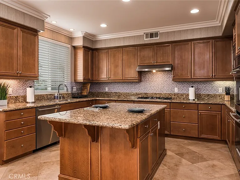 1688 Crest View Pl — Photo 18