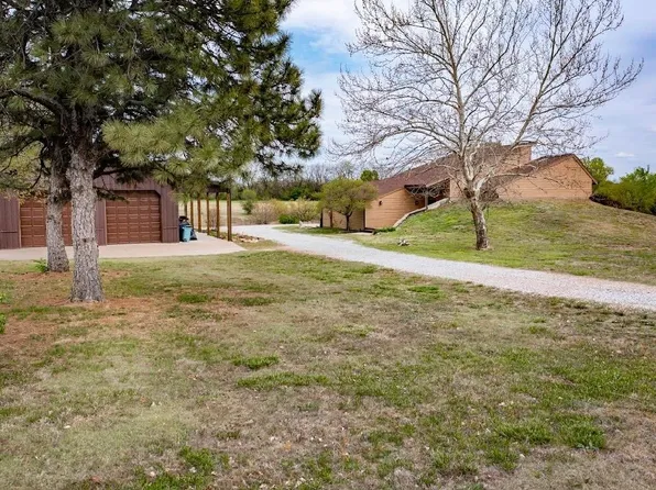 8840 N East Point Rd, Valley Center, KS 67147