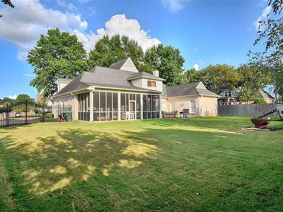3rd image of 1785 Northcross Pl N