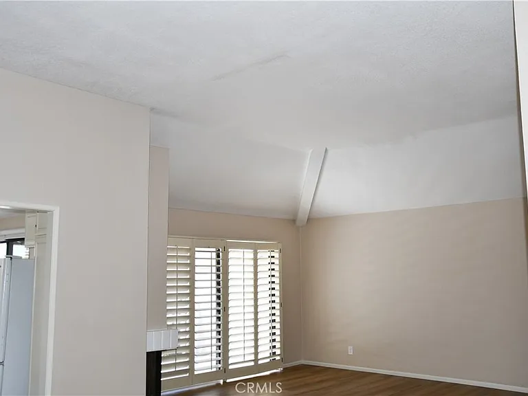 2337 E Skyline Dr — Photo 4