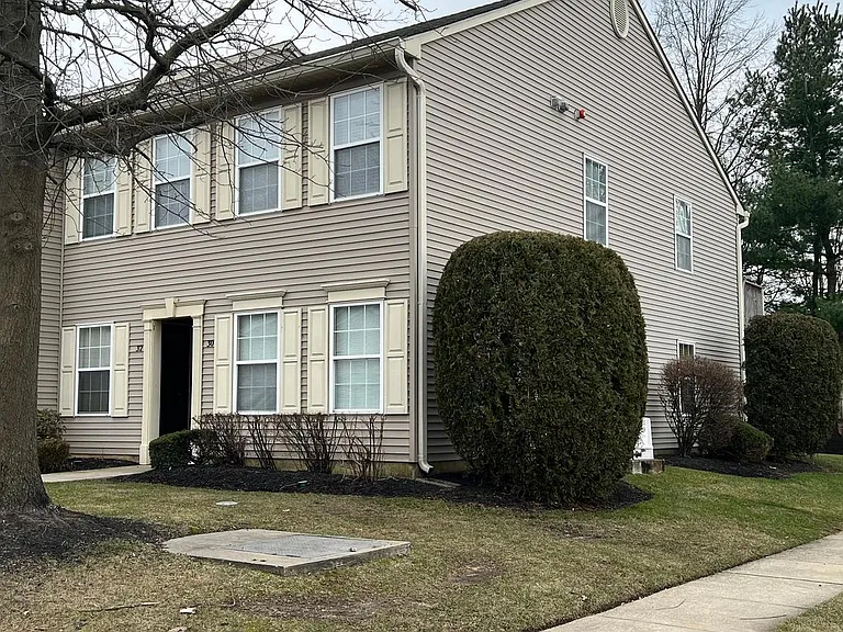 32 Foxglove Dr — Photo 3