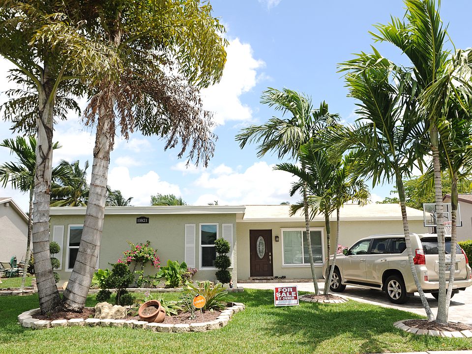 1st image of 11821 NW 41st St