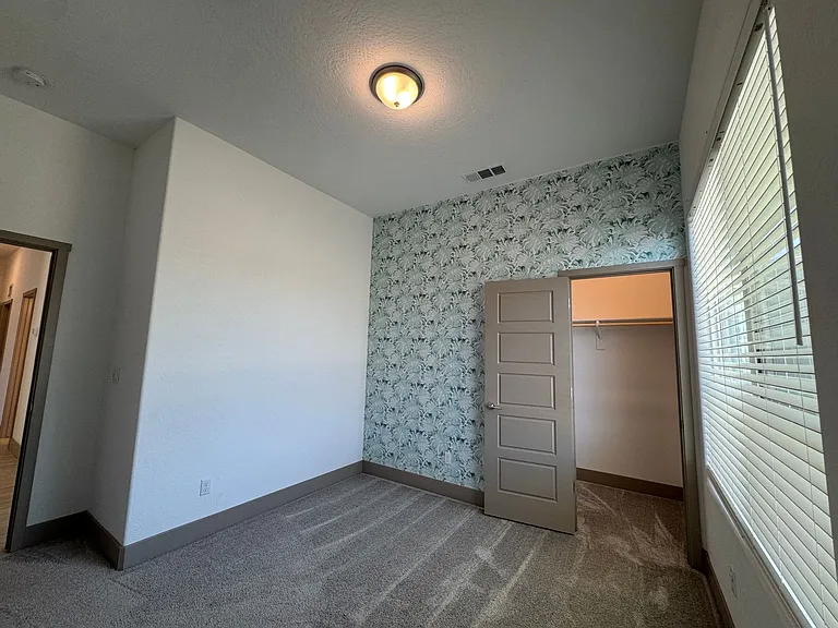 2637 W Andrew Ln — Photo 22