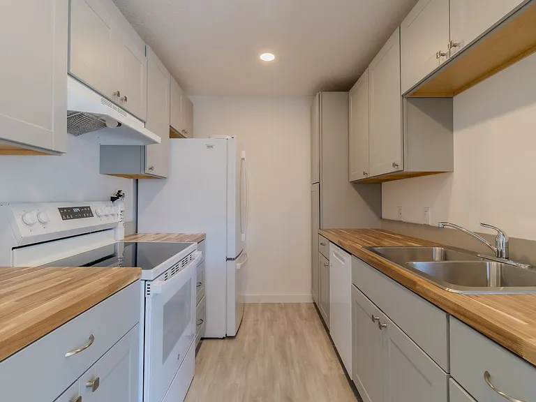 Ingalls Avenue Apartments — Photo 13