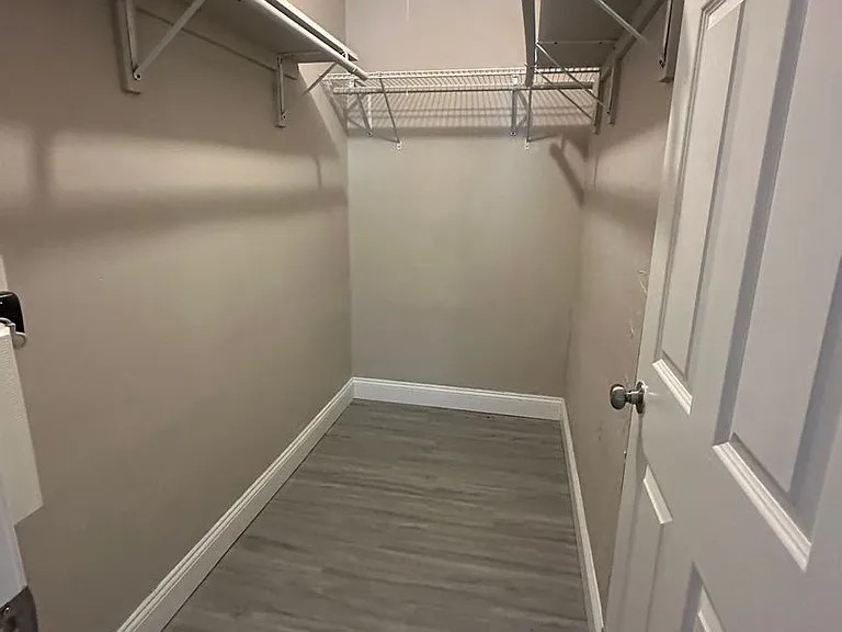 283-435 Oaklawn Ave #116 — Photo 5