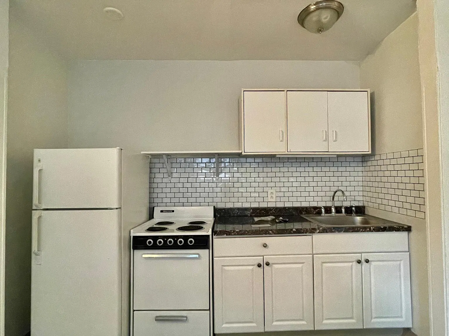 409 Morewood Ave — Photo 4