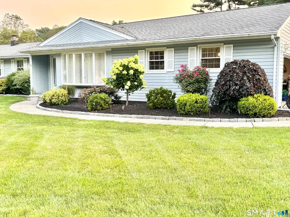 39 Ridgecrest Road, Wallingford, CT 06492