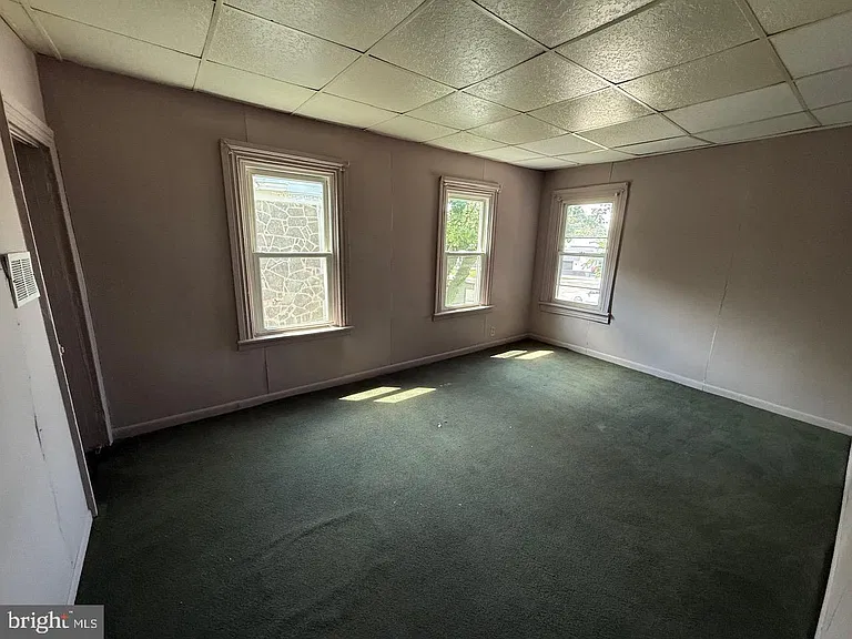 16 Delsea Dr N — Photo 9