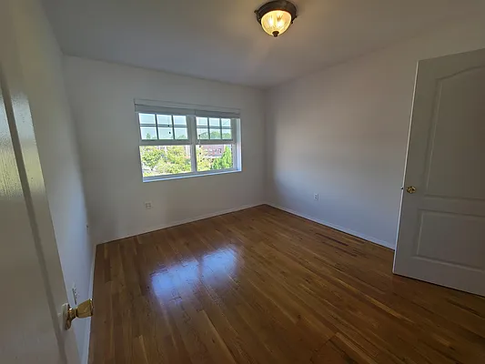 Rented by Aidonis Realty | media 4