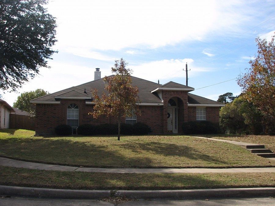1st image of 744 Morgan Cir