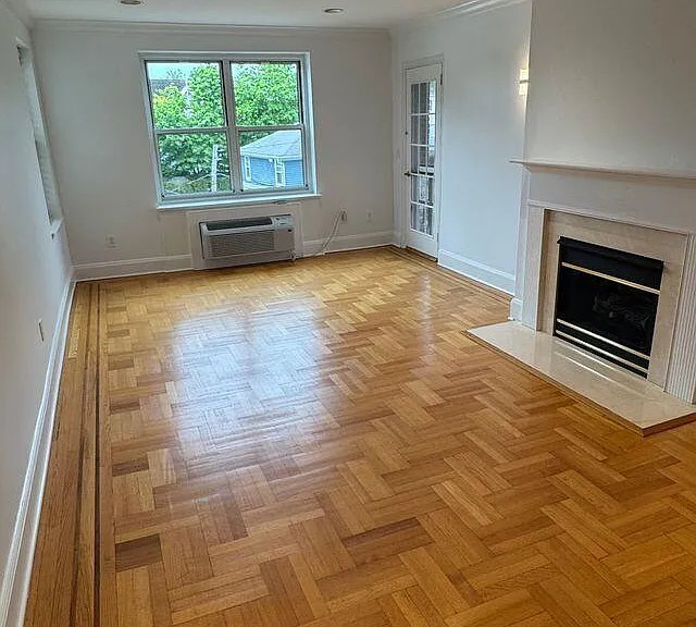 25 W Elm St #40 — Photo 6