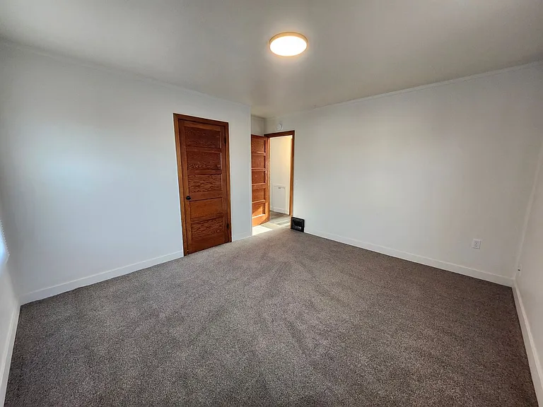 1500 Thayer Dr — Photo 22